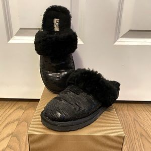 UGG black Dazzle slippers- like new!